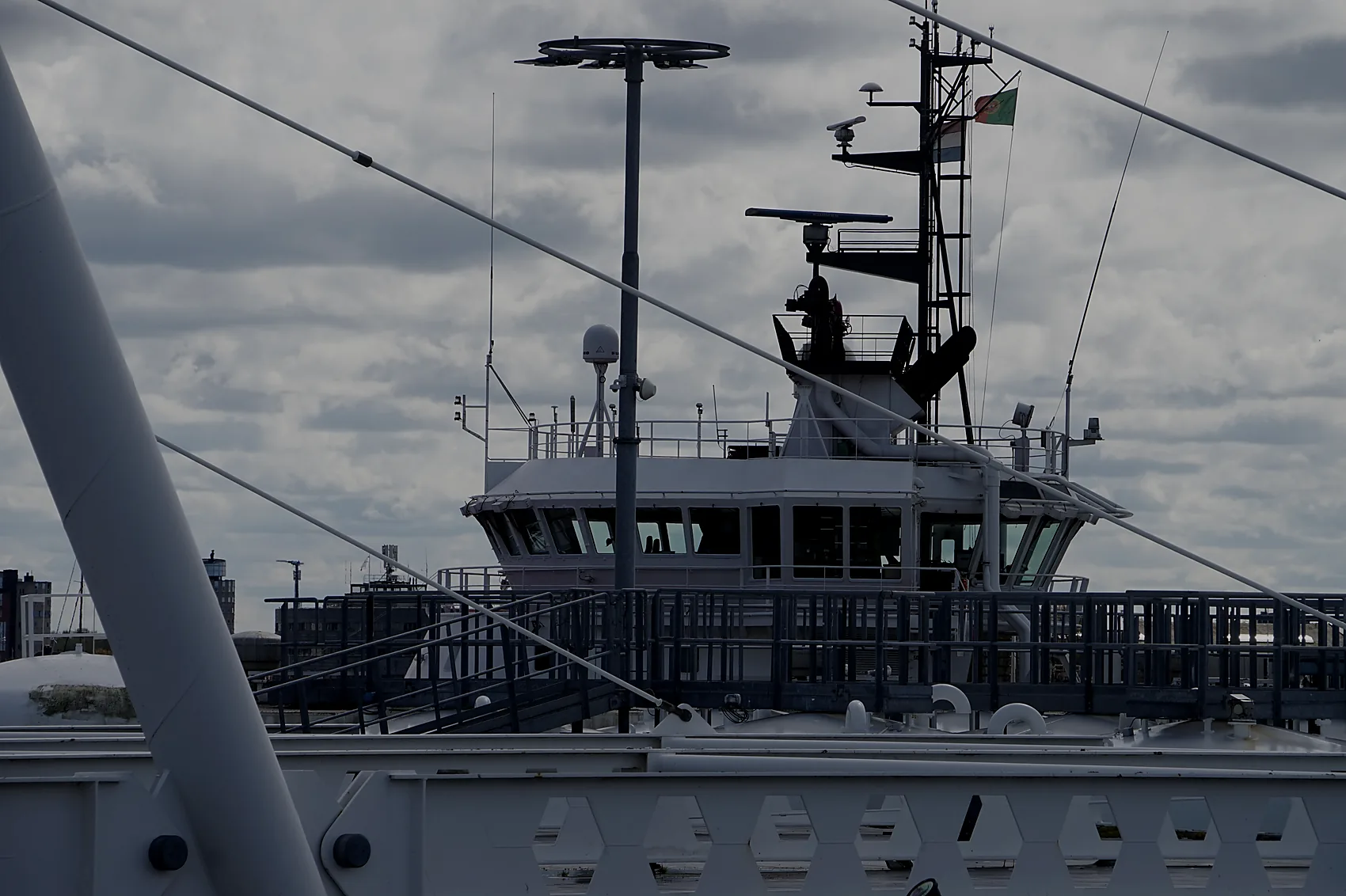 Ship bridge and radar mast equipment
