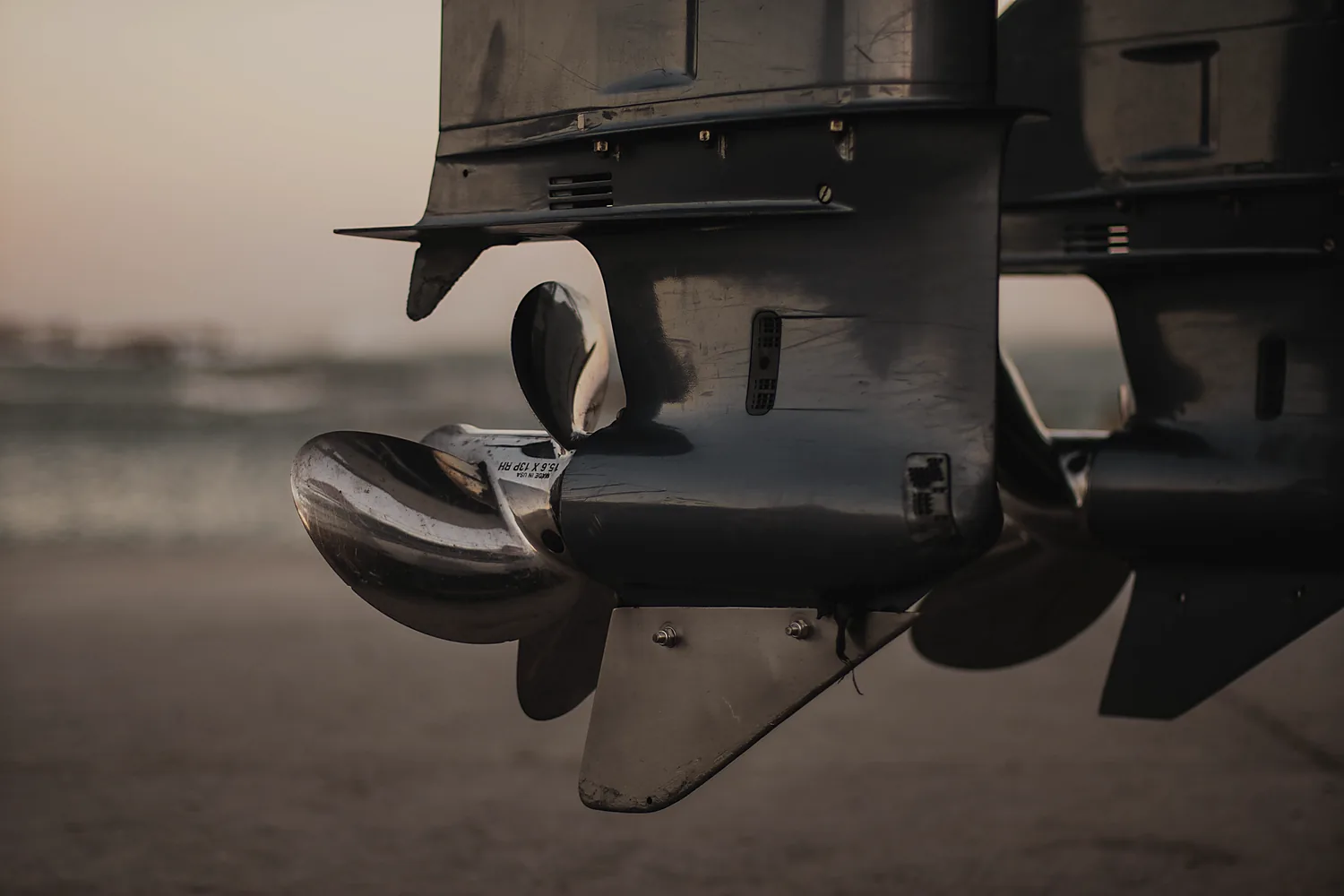 Marine propulsion propeller and lower unit